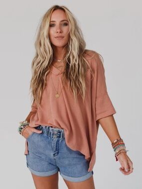 The Nest On the Go V Neck Ribbed Essential Tee